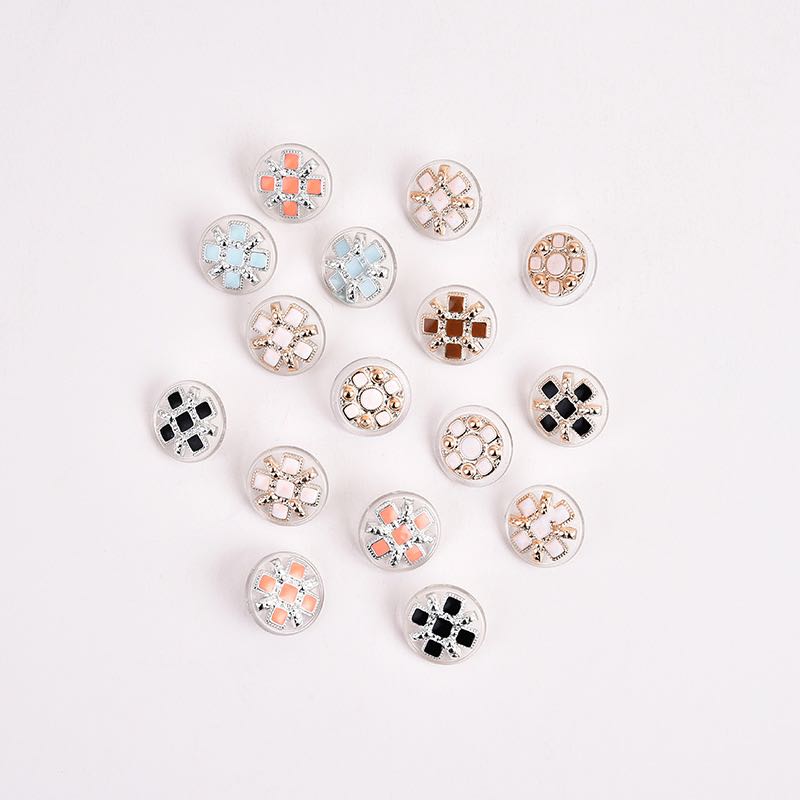 Backhole Fancy Button Plastic Oil Button